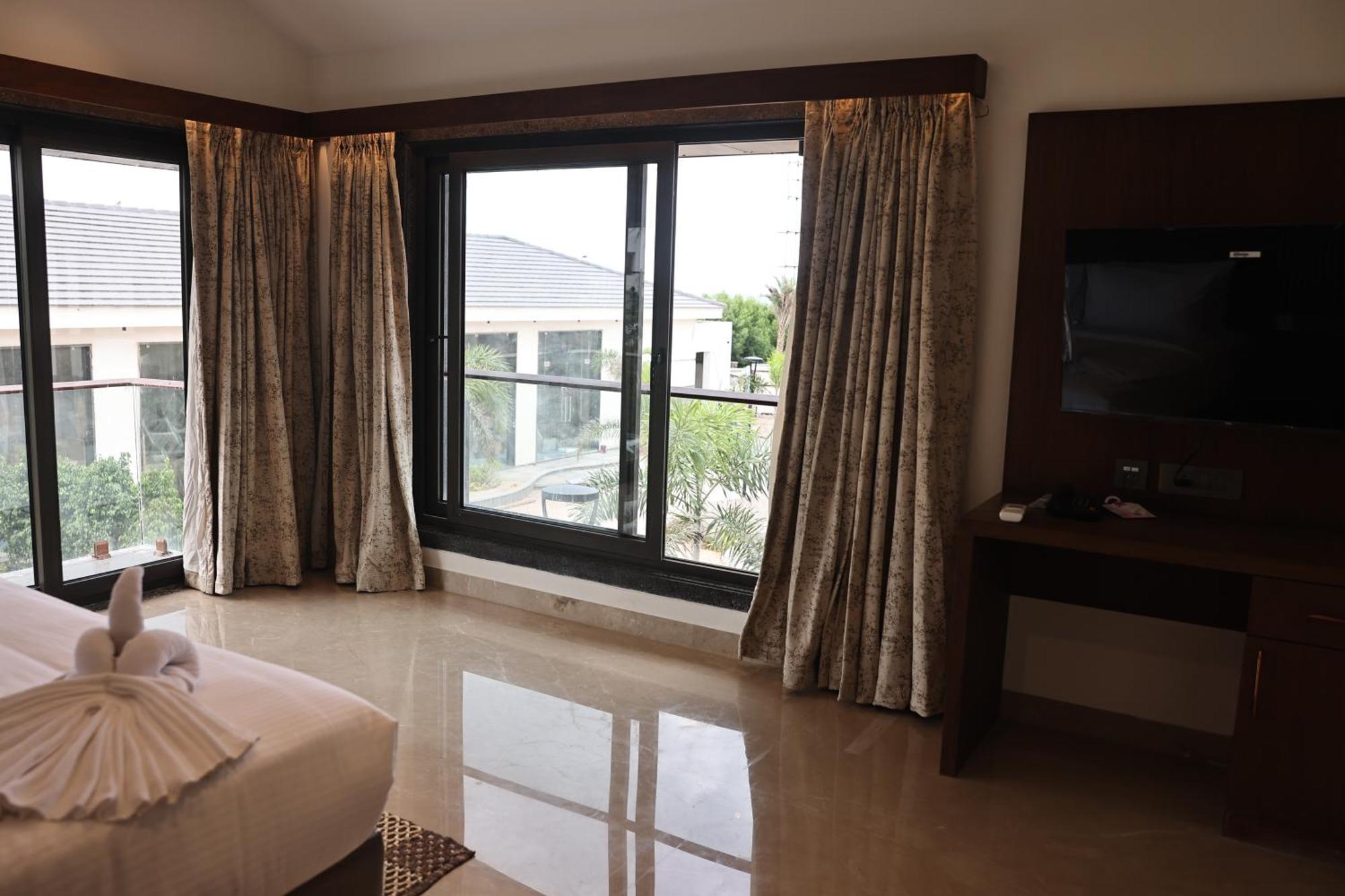 Mstays Ecr By Mirabilis Hotel Chennai Dış mekan fotoğraf